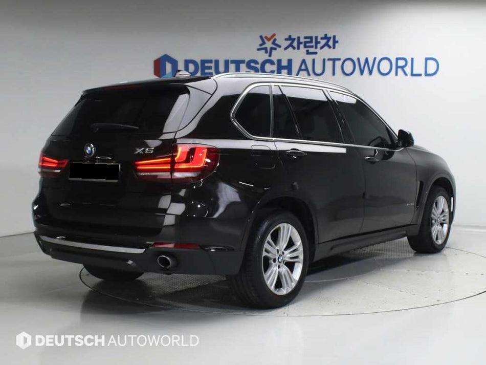 BMW X5 — photo 02