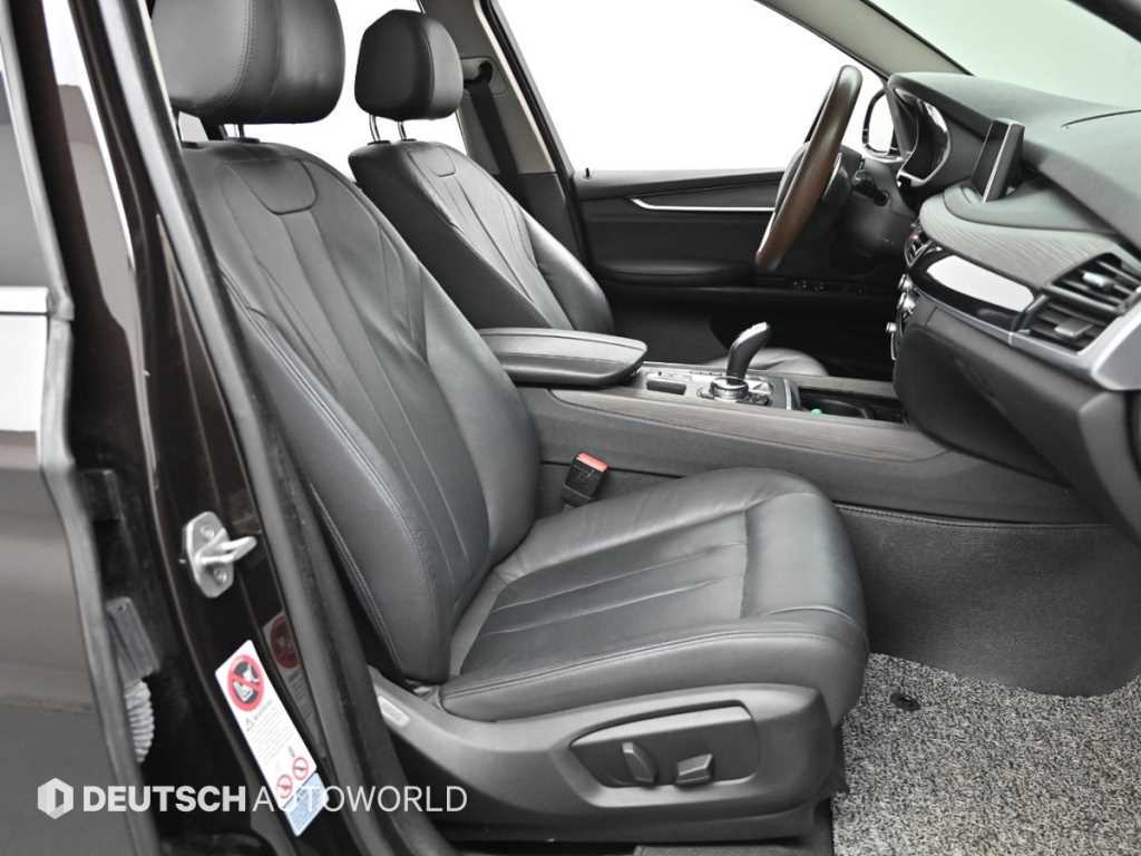 BMW X5 — photo 10