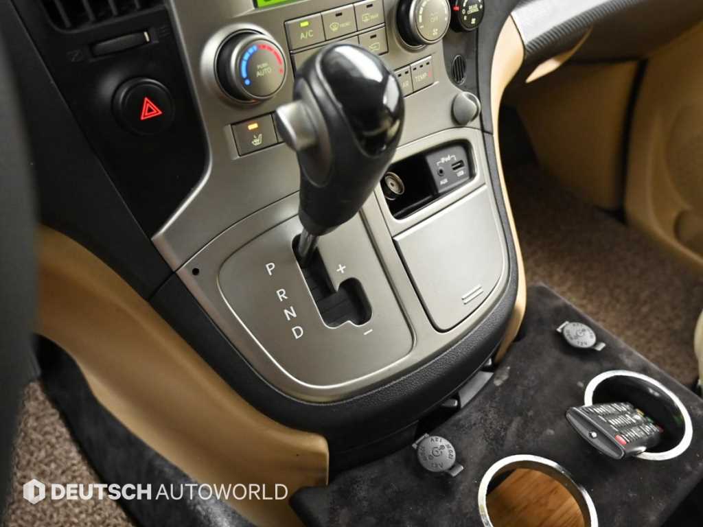 Hyundai Starex — photo 09