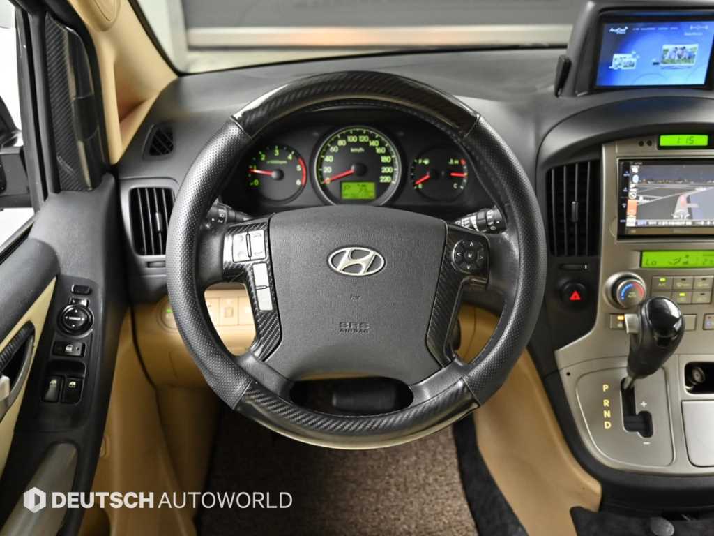 Hyundai Starex — photo 13