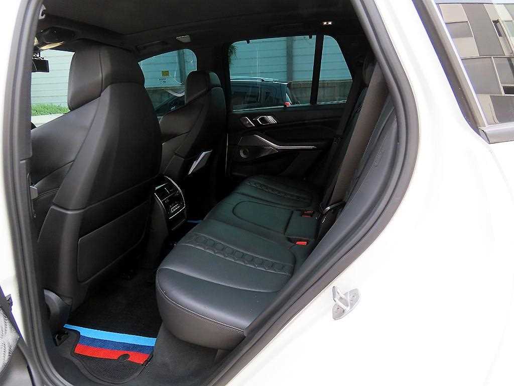BMW X5M — photo 06