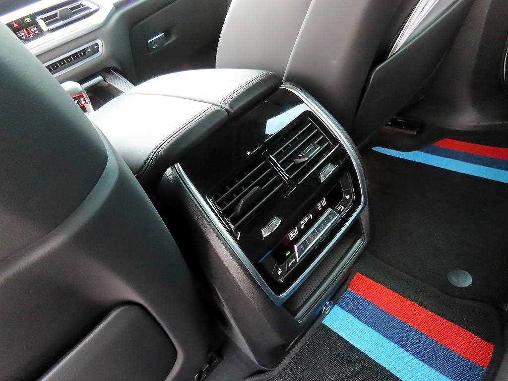 BMW X5M — photo 16