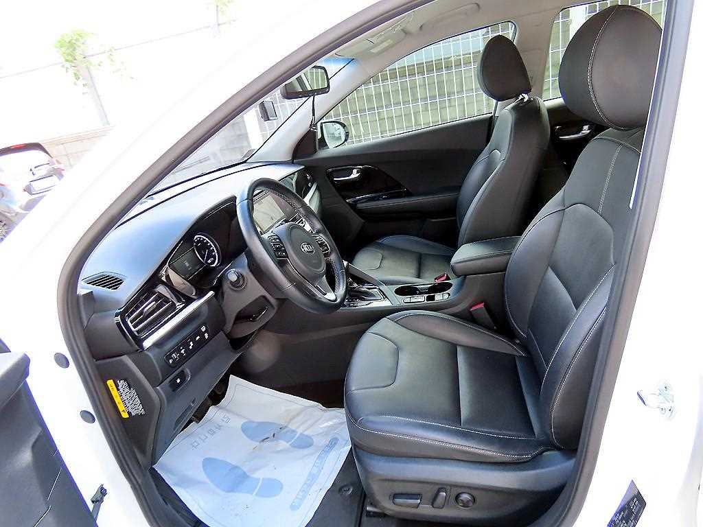 Kia Niro — photo 05