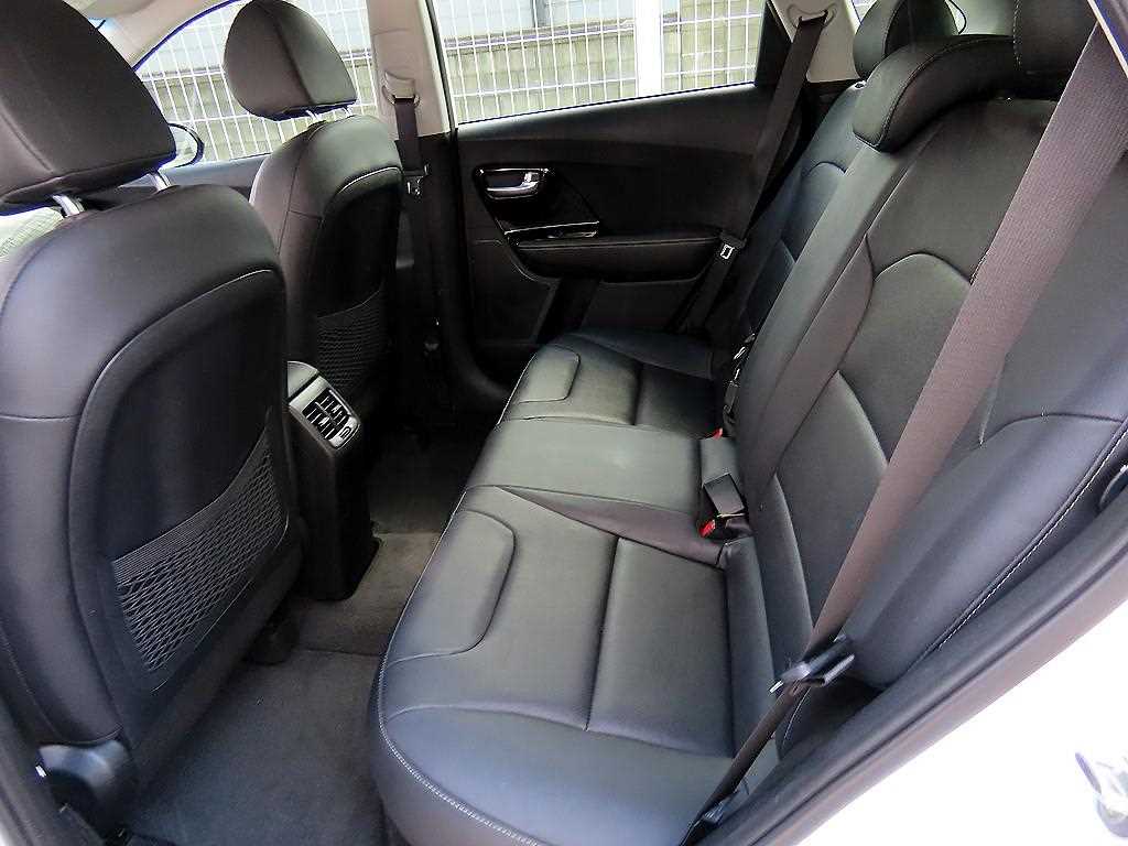 Kia Niro — photo 06