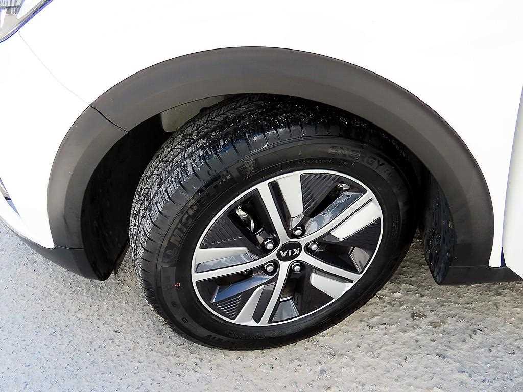 Kia Niro — photo 20