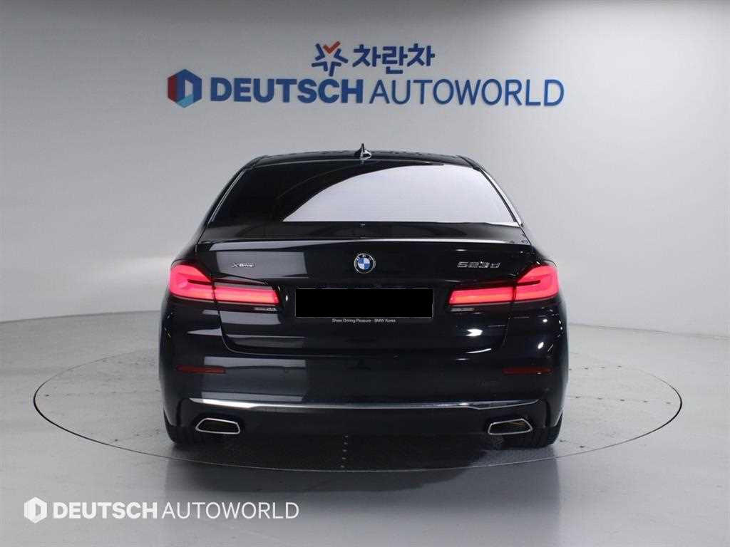 BMW 5-Series — photo 04