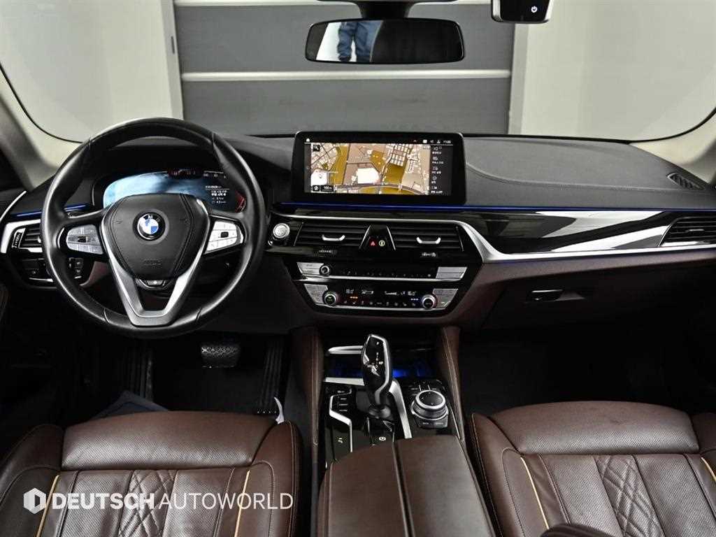 BMW 5-Series — photo 07