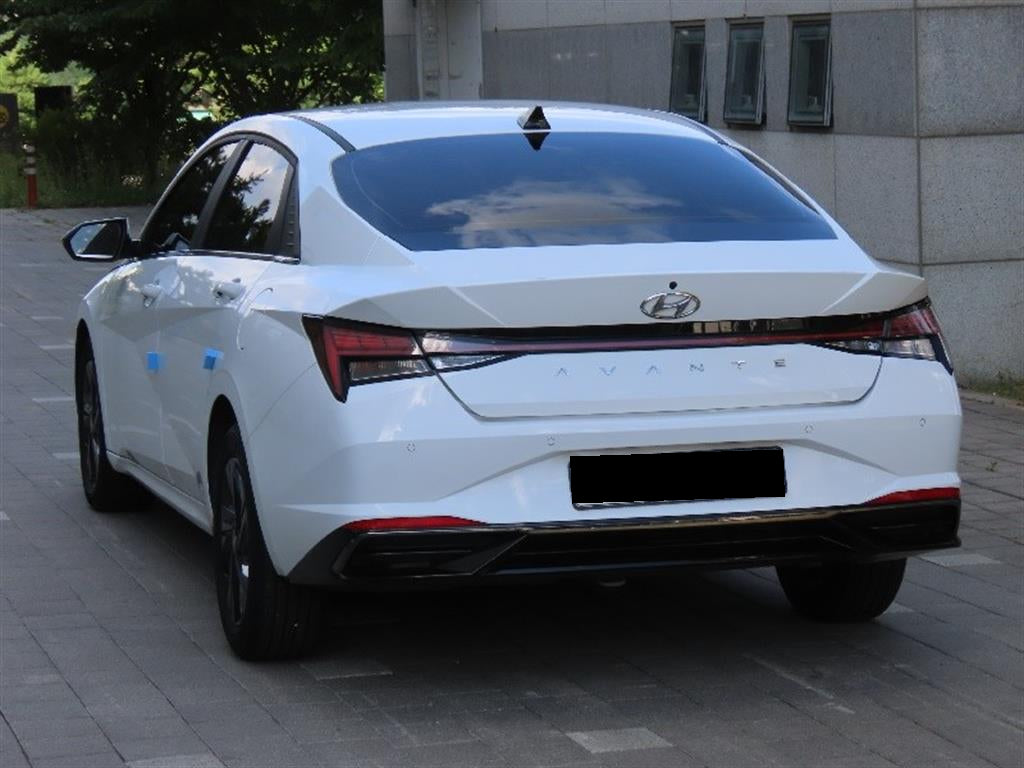 Hyundai Avante — photo 04