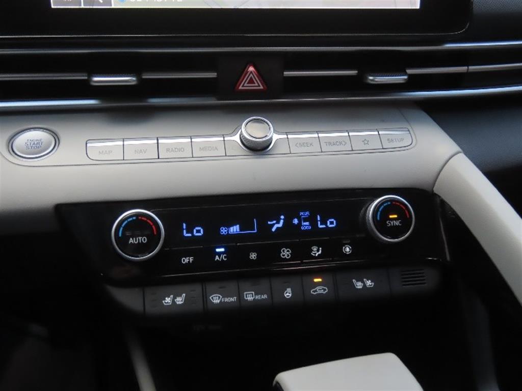Hyundai Avante — photo 07