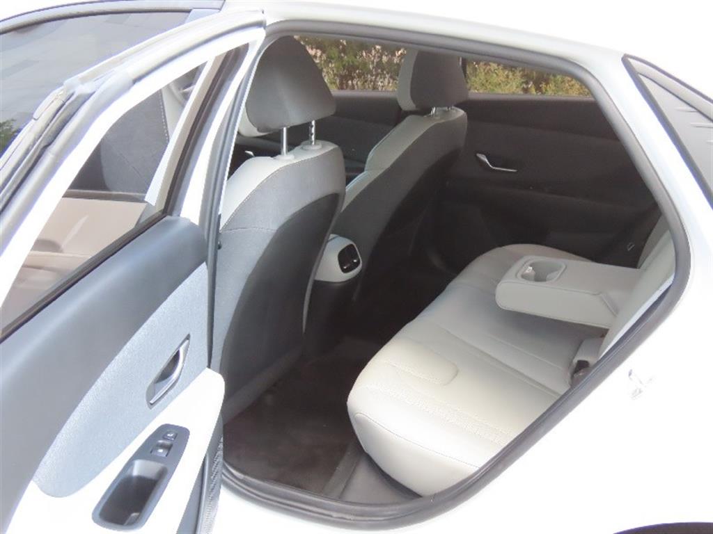 Hyundai Avante — photo 14