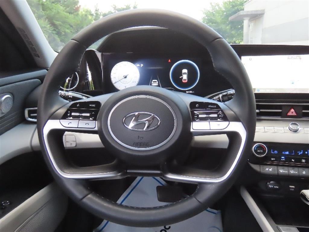 Hyundai Avante — photo 16