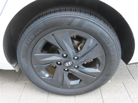 Hyundai Avante — photo 17