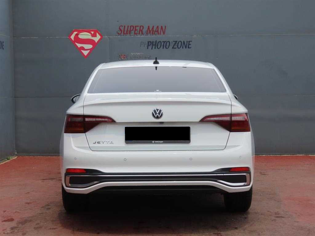 Volkswagen Jetta — photo 04