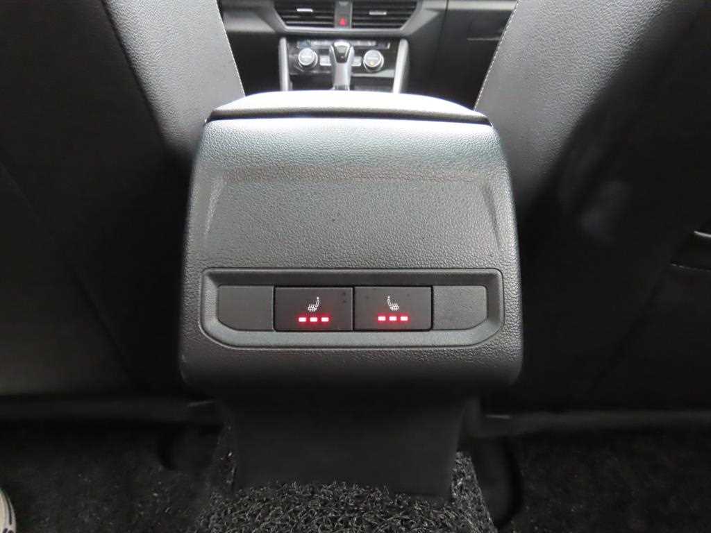 Volkswagen Jetta — photo 07