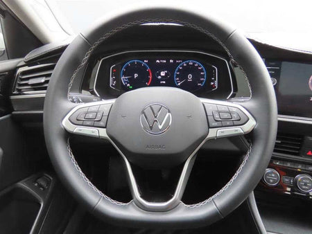 Volkswagen Jetta — photo 10