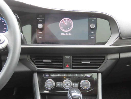 Volkswagen Jetta — photo 11