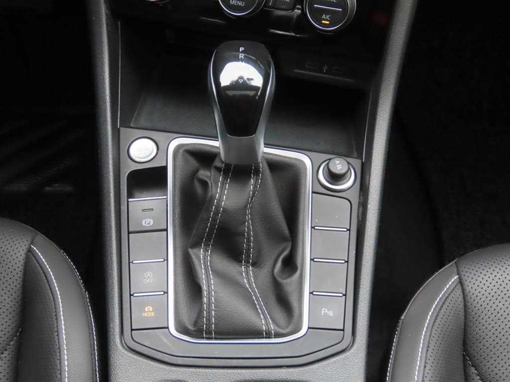 Volkswagen Jetta — photo 12