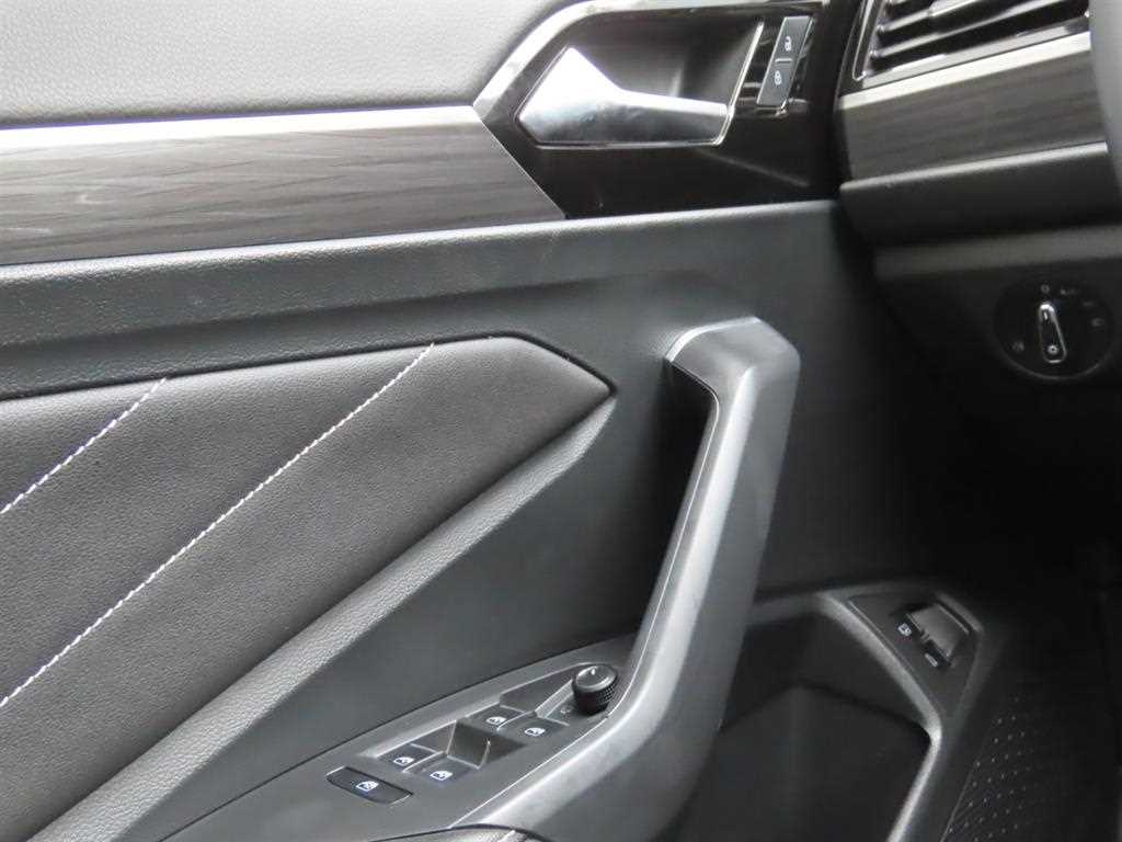 Volkswagen Jetta — photo 13