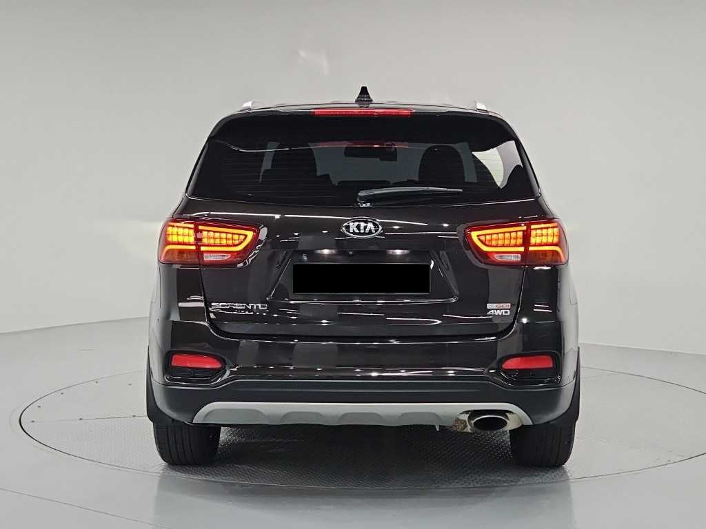 Kia Sorento — photo 03