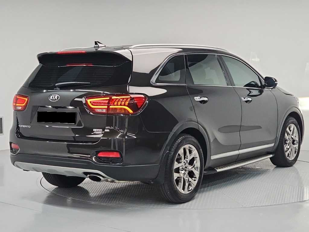 Kia Sorento — photo 04