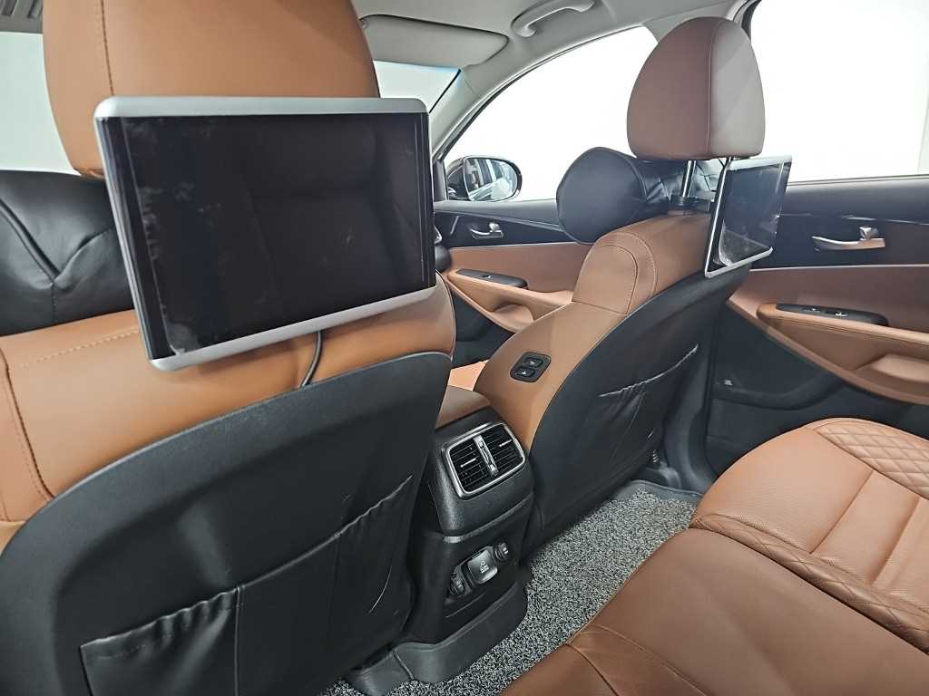 Kia Sorento — photo 15