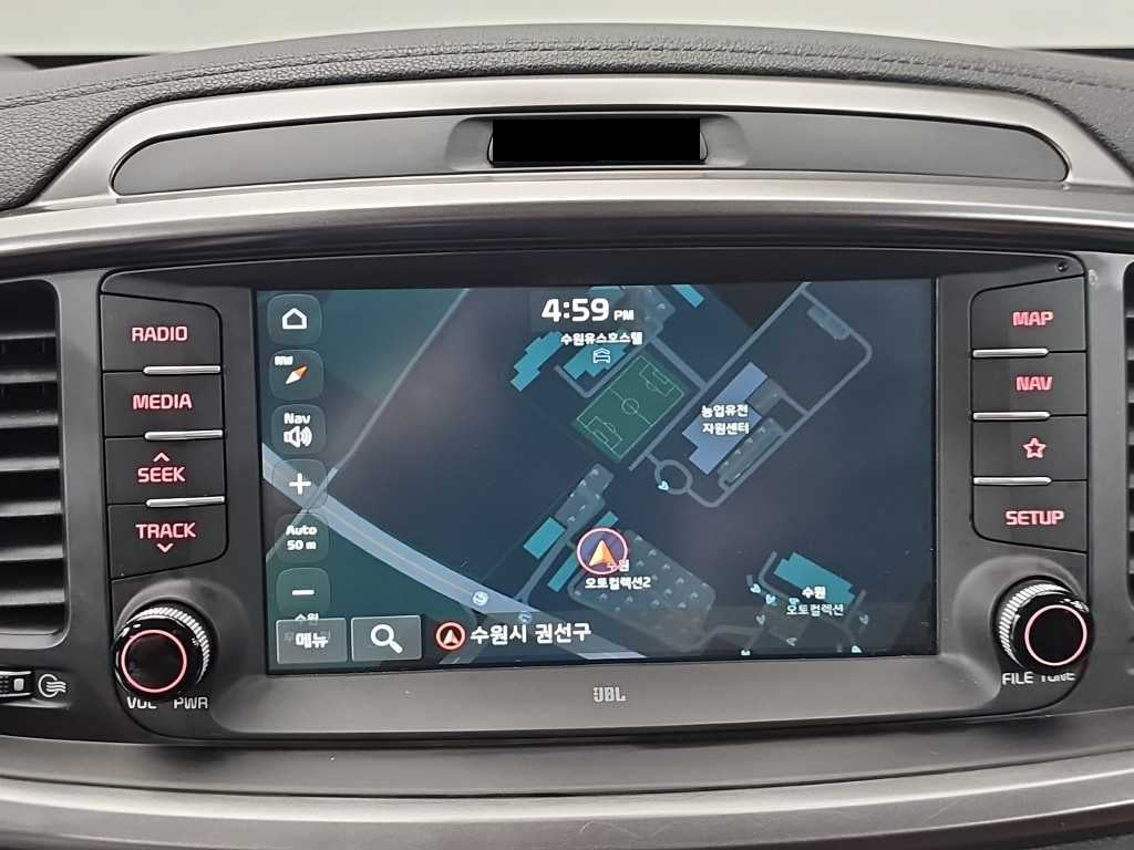 Kia Sorento — photo 17