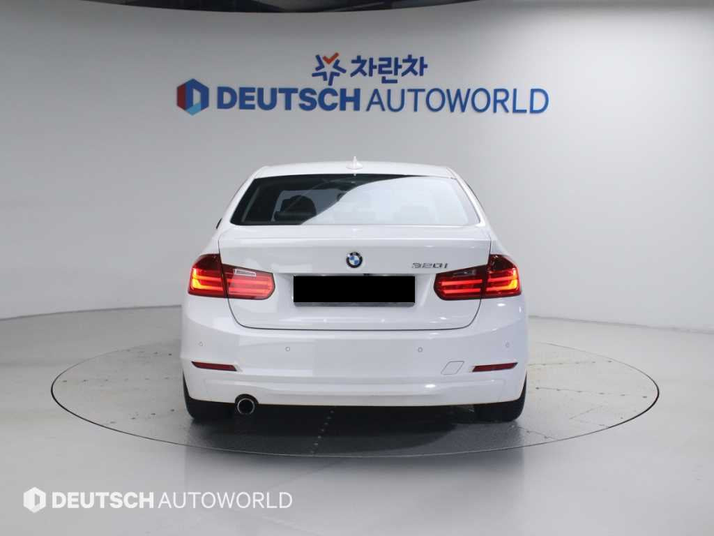 BMW 3-Series — photo 04