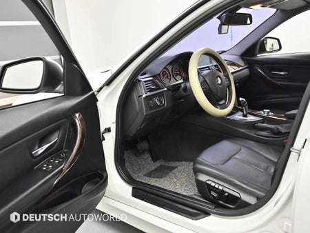 BMW 3-Series — photo 11
