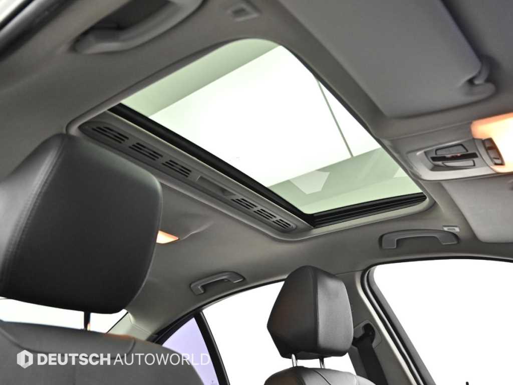 BMW 3-Series — photo 19