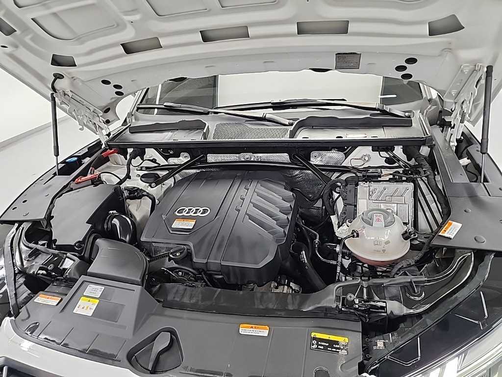 Audi Q5 — photo 05