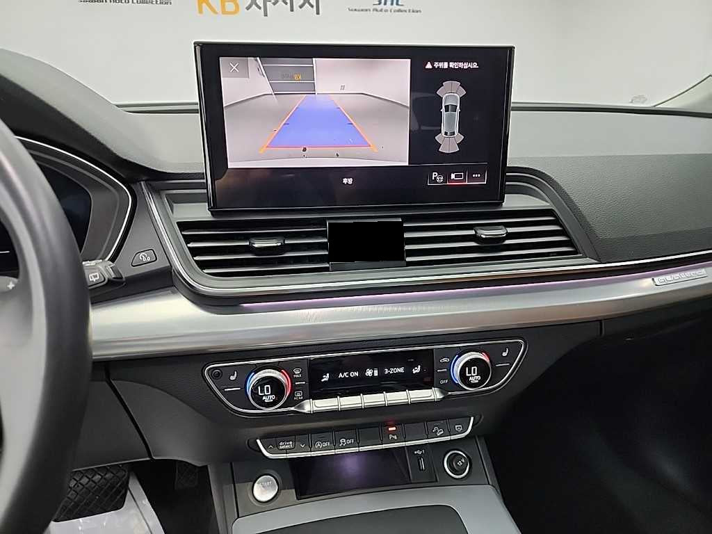 Audi Q5 — photo 10
