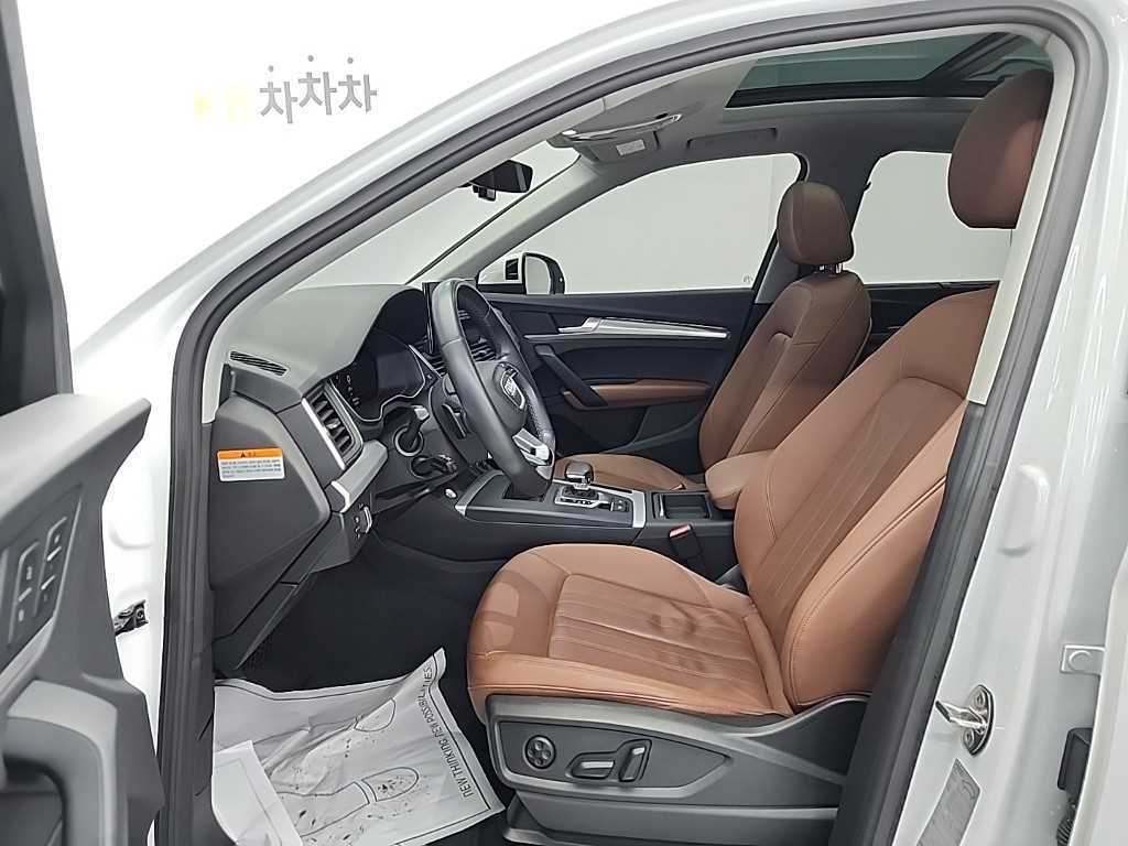 Audi Q5 — photo 11