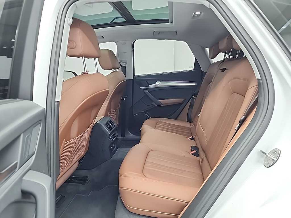 Audi Q5 — photo 12