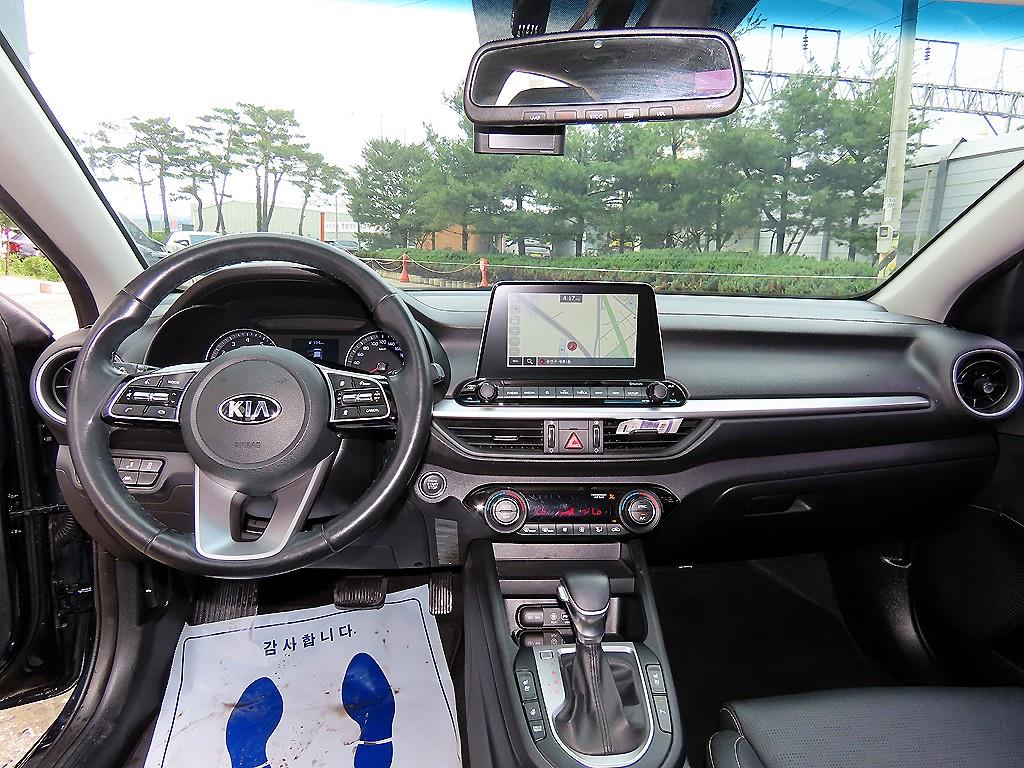 Kia K3 — photo 07
