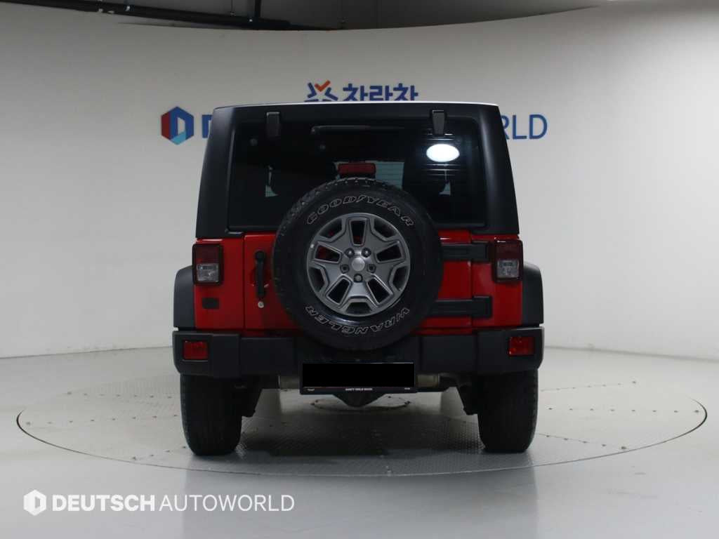 Jeep Wrangler — photo 04