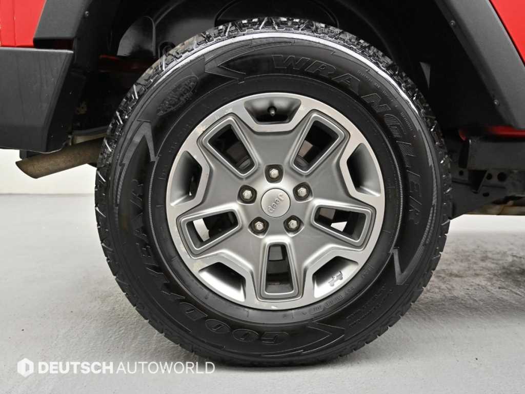 Jeep Wrangler — photo 05