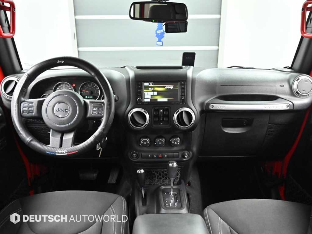Jeep Wrangler — photo 07