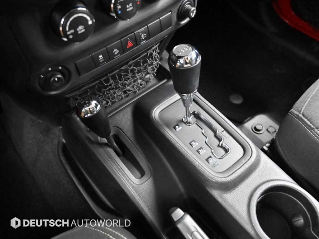 Jeep Wrangler — photo 09