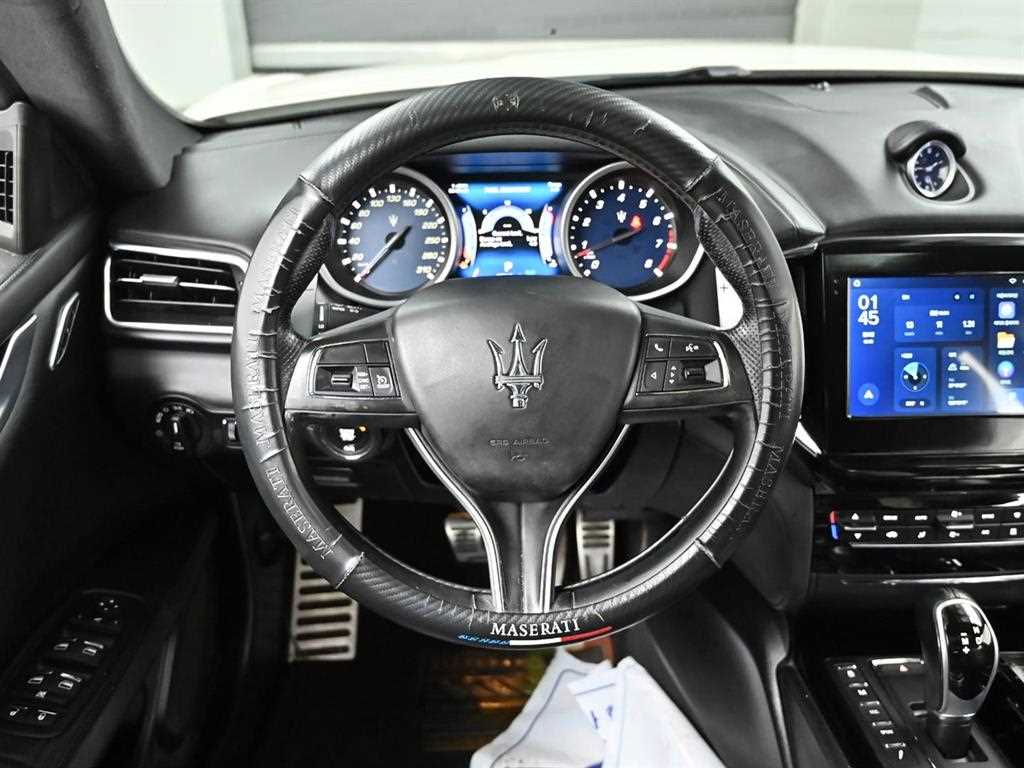Maserati Ghibli — photo 11