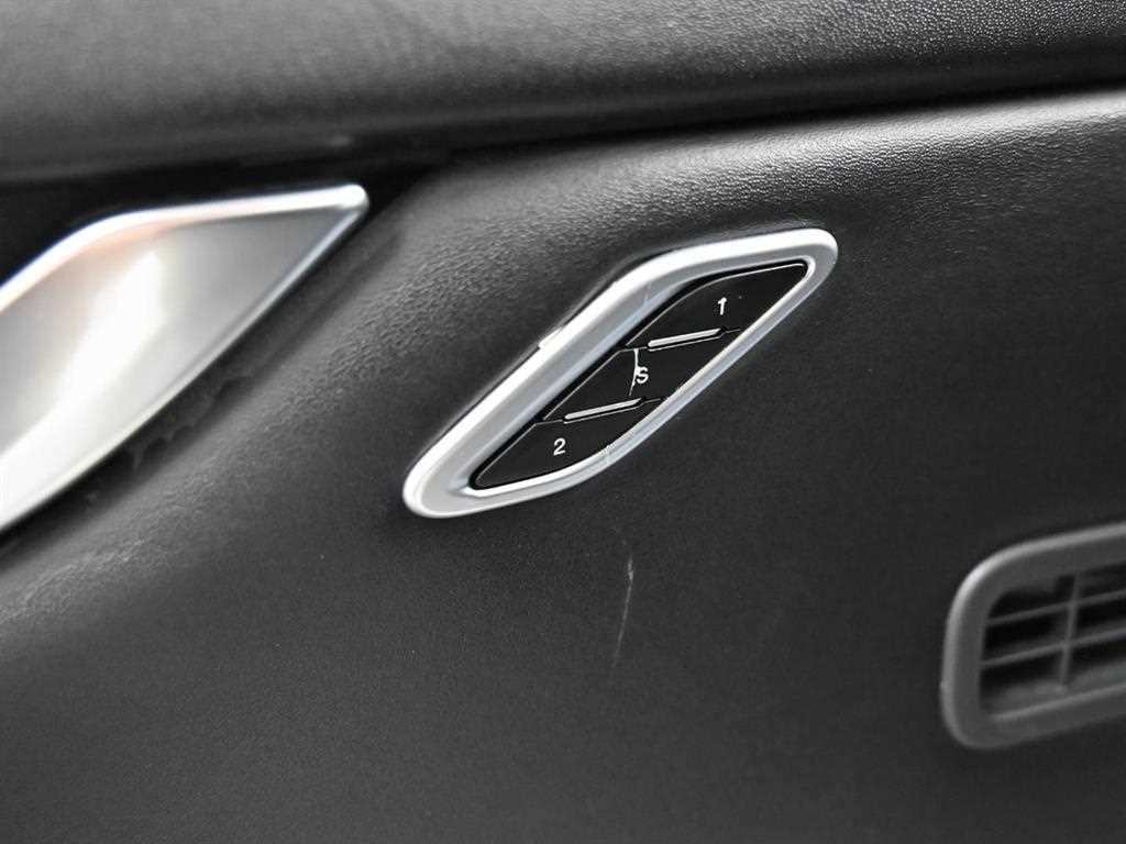 Maserati Ghibli — photo 15