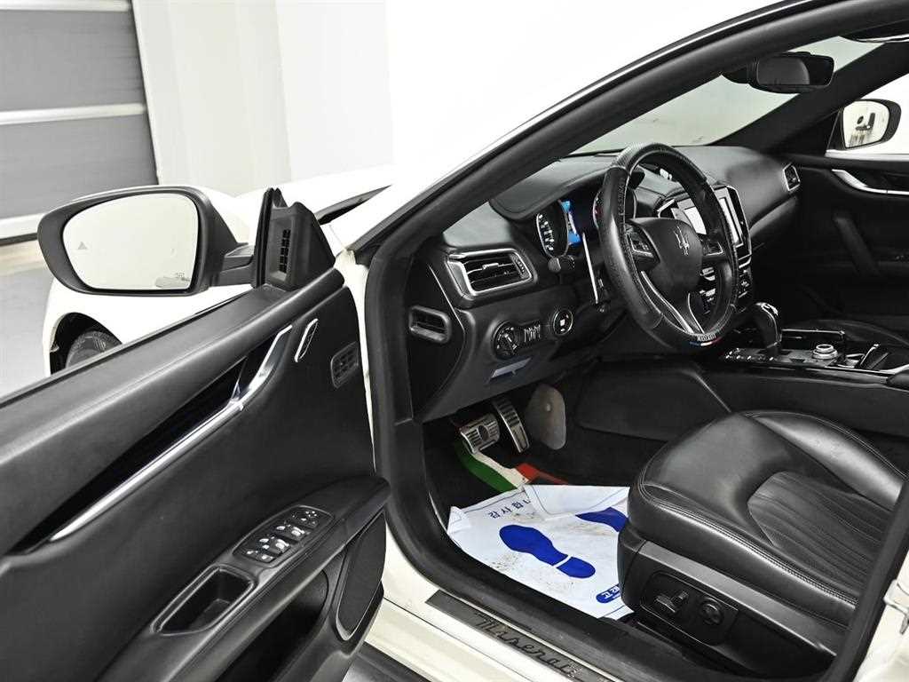 Maserati Ghibli — photo 19