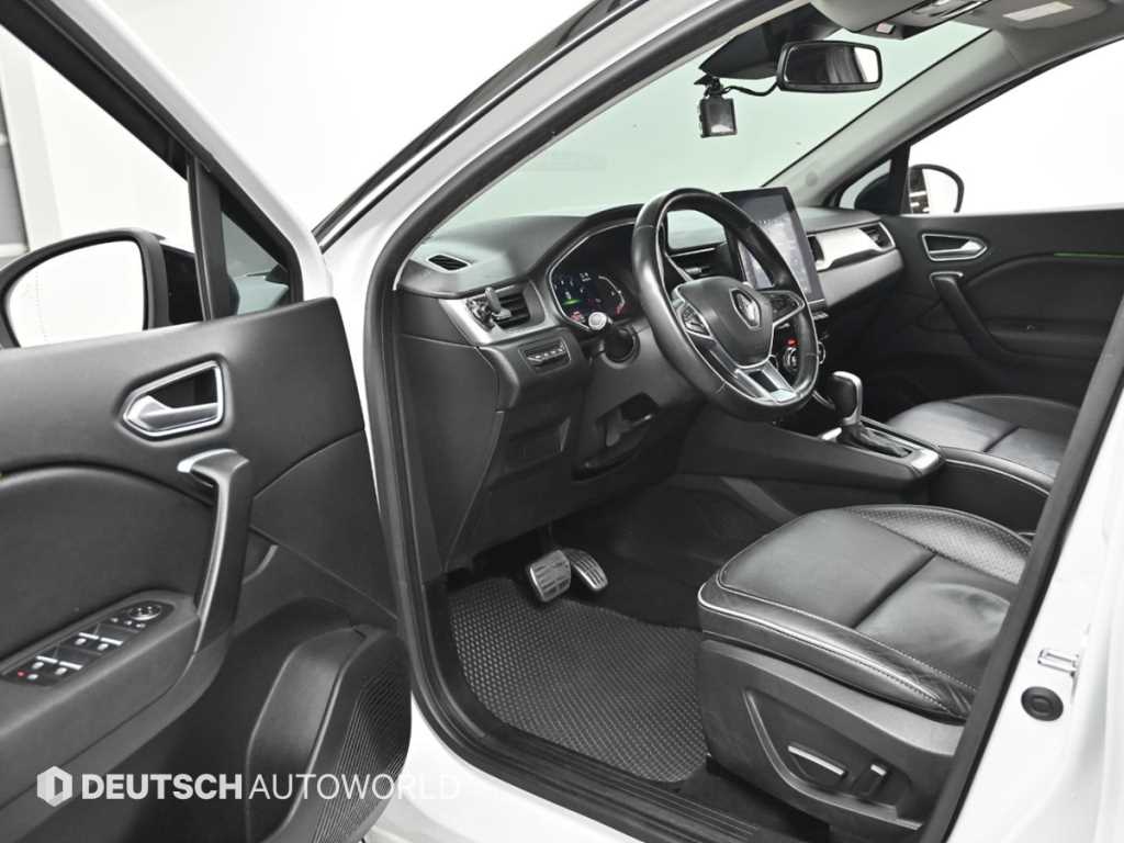 RENAULT Captur — photo 11