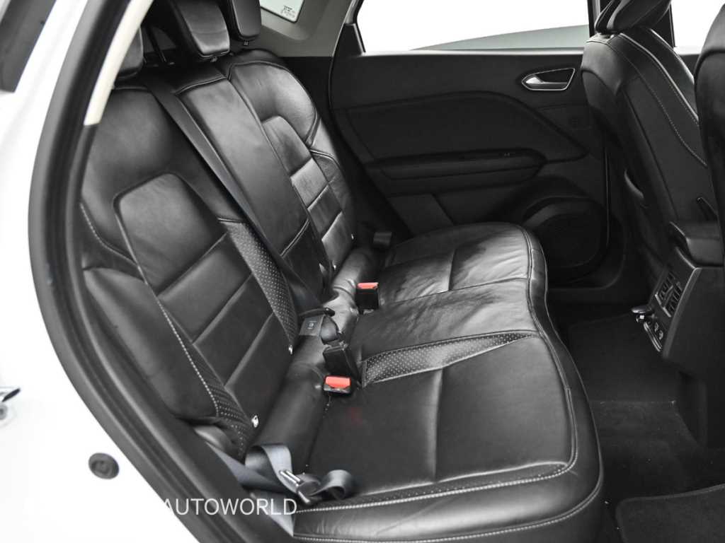 RENAULT Captur — photo 12