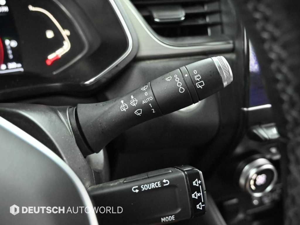 RENAULT Captur — photo 16