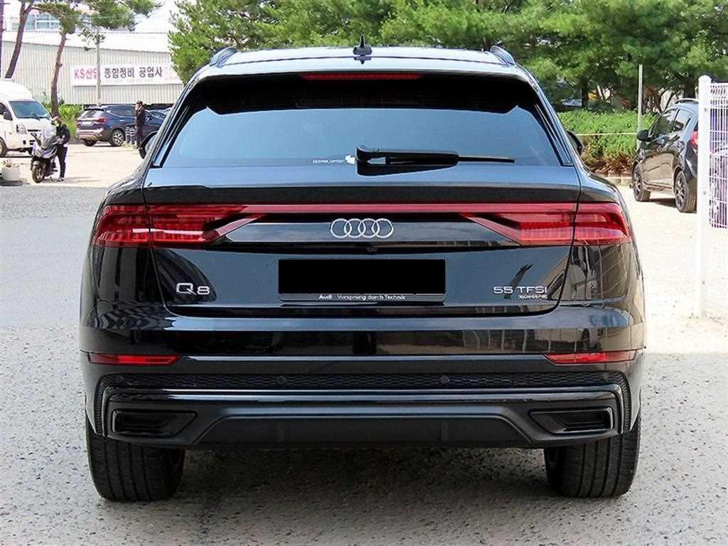 Audi Q8 — photo 04