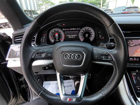 Audi Q8 — photo 08