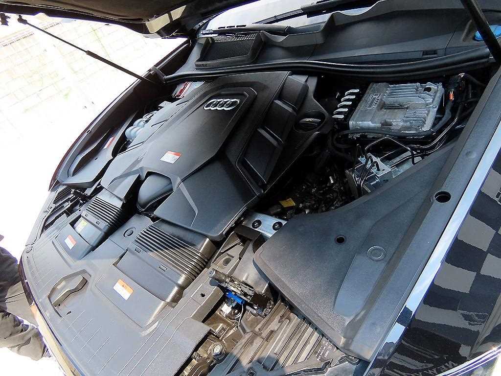 Audi Q8 — photo 19