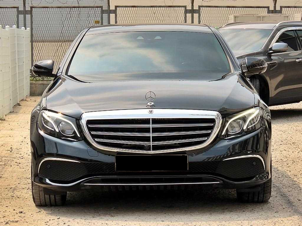 Mercedes-Benz E-Class — photo 01