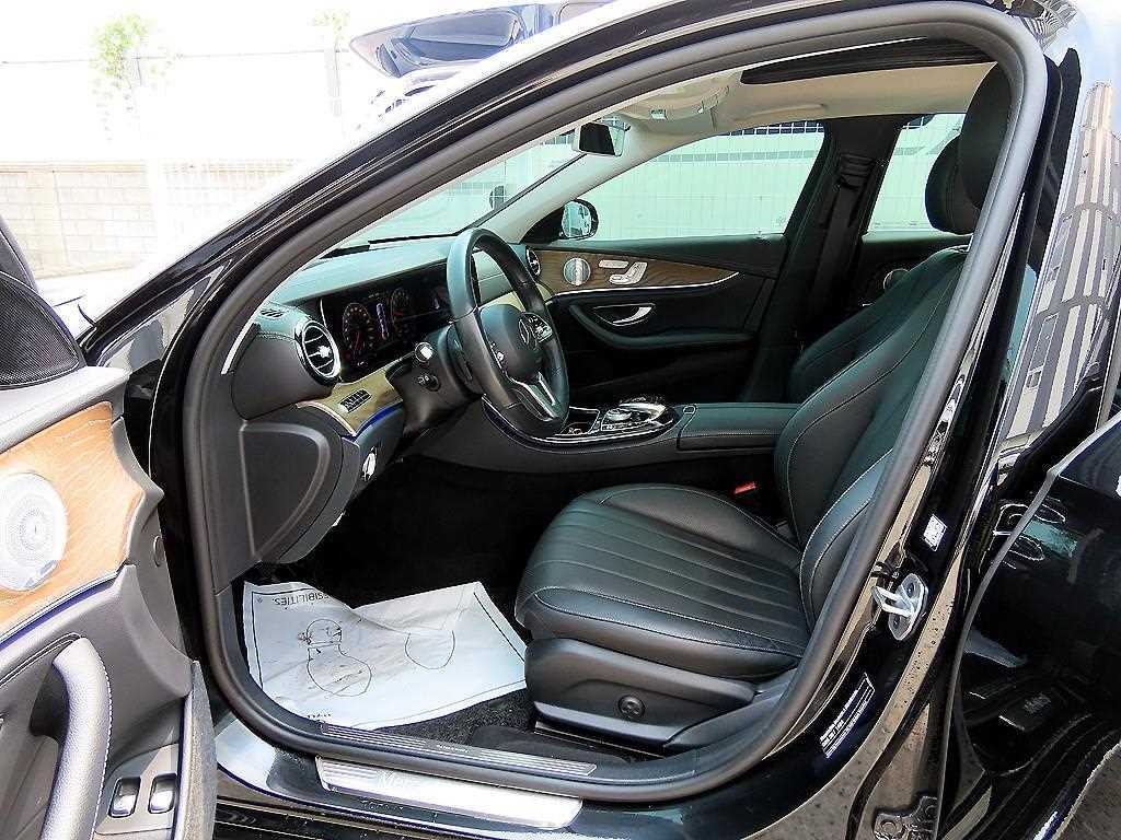 Mercedes-Benz E-Class — photo 05