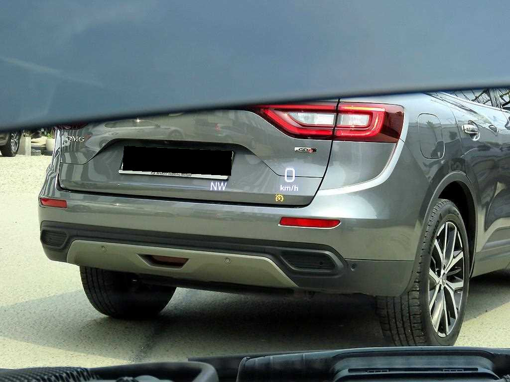 Mercedes-Benz E-Class — photo 10